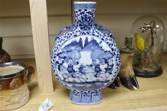 A Chinese blue and white moon flask, height 27cm